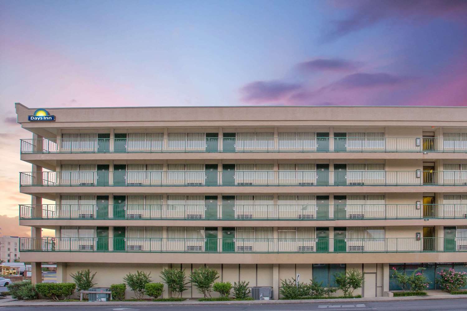 Days Inn By Wyndham Florence Downtown Exterior photo