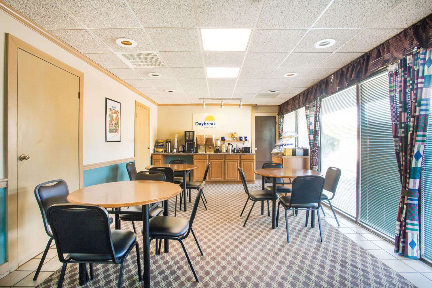 Days Inn By Wyndham Florence Downtown Exterior photo